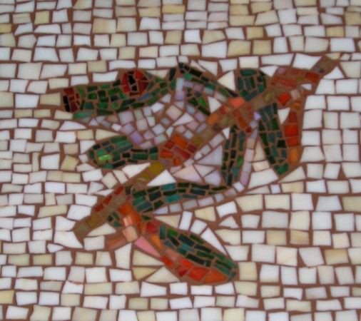 Tropischer Frosch-Mosaik auf Holzklapptisch Tropischer Frosch-Mosaik auf Holzklapptisch